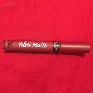 Matte lipstick (never used before)